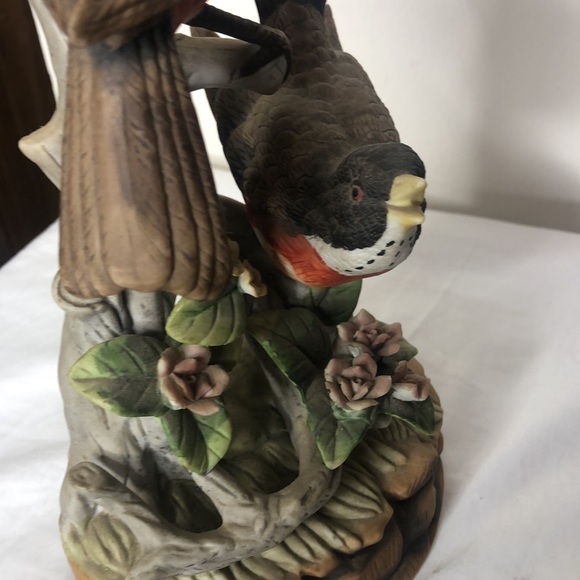 Vintage 1981 royal crown windable porcelain music box​ - Picture 6 of 7